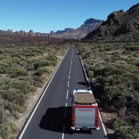 Conny, A Mercedes Firefighter Camper 로스크리스티아노스