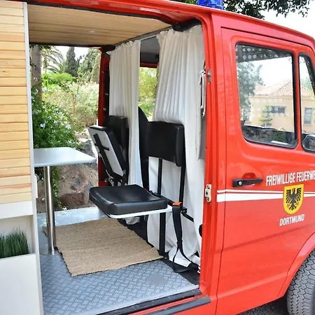 Conny, A Mercedes Firefighter Camper 로스크리스티아노스