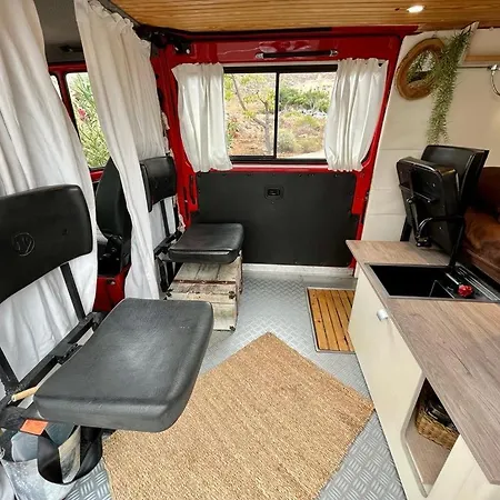 캠프장 Conny, A Mercedes Firefighter Camper 로스크리스티아노스