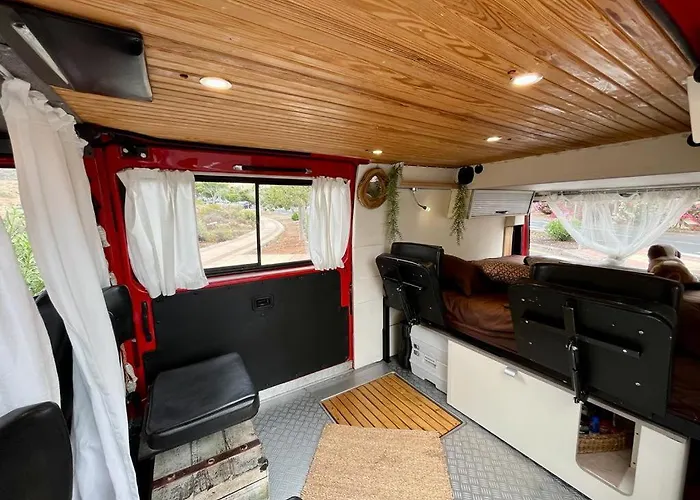 Κάμπινγκ Conny, A Mercedes Firefighter Camper *