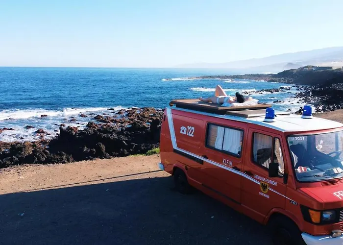Conny, A Mercedes Firefighter Camper Κάμπινγκ *
