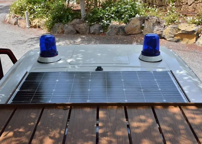 Κάμπινγκ Conny, A Mercedes Firefighter Camper *